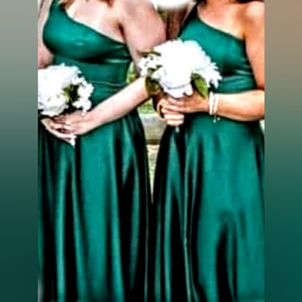 David's bridal. Bridesmaid/prom dress. Like new. Size 2. Jade green. Satin.